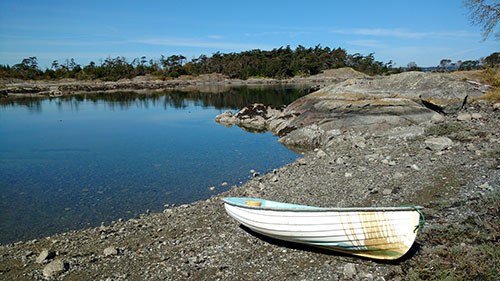 Looking back along the channel between Chatham and Discovery Island.