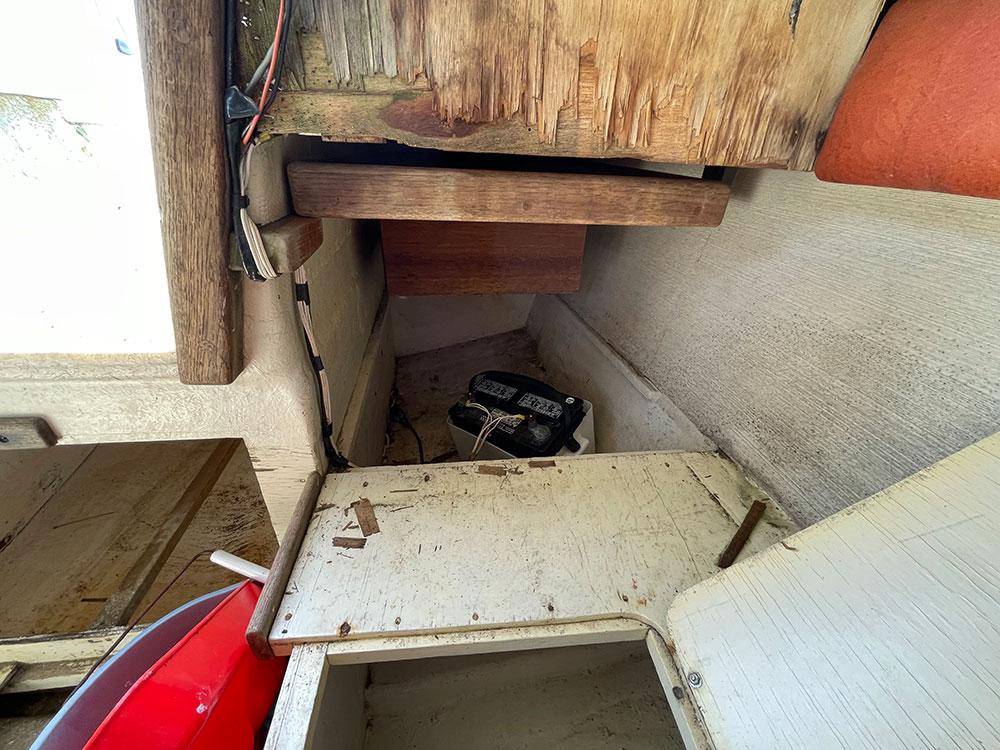 Port quarter-berth. Battery.